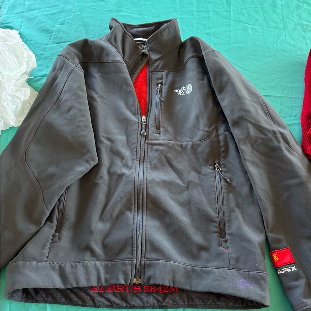 The North Face 7 Summits Project 2006 Men’s M, Softshell Jacket, Mount Elbrus
